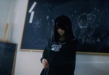 《重度依赖开局流程大揭秘》（揭秘以主播女孩开局的必要步骤）